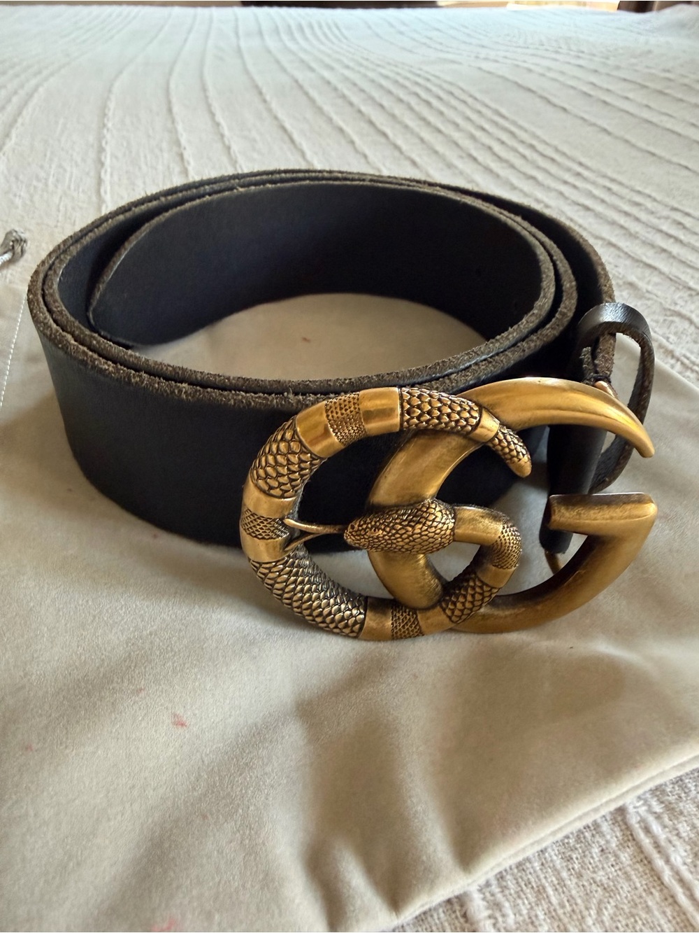 Gucci GG Marmont Snake
Buckle Leather Belt
Size 45’’ x 1.5’’
115cm x 4cm